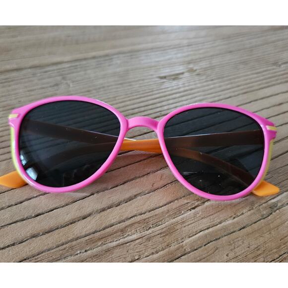 2 pairs of girls sunglasses, new, size 2-4 - Picture 3 of 3